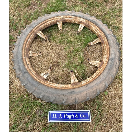 336 - Rowcrop wheel and tyre 44