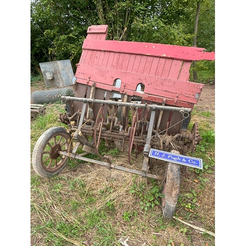 359 - Straw trusser, for restoration