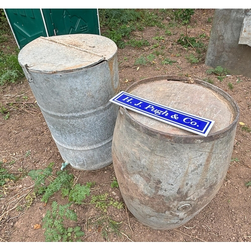 367 - Old barrel and galvanised water tank