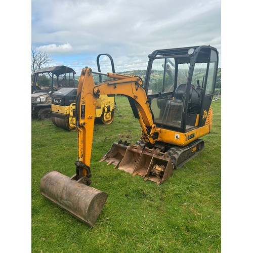 182 - JCB 8015 mini digger. In working order. Showing 3055 hours. C/w 5 buckets and quick hitch. 1 owner f... 