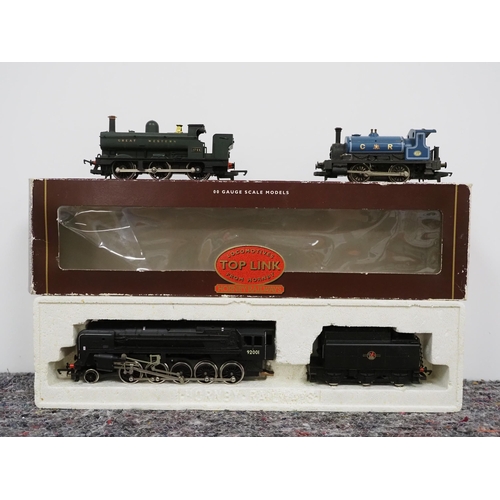 29 - Hornby R.2016 BR Class OO gauge locomotive and 2 others