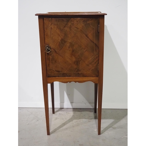 522 - 19th Century bedside cabinet in mahogany with inlaid detailing H30