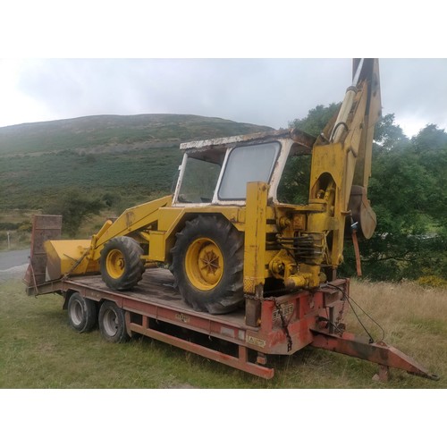 212 - JCB 3D II. Runs well and all works, additional spares and parts for restoration