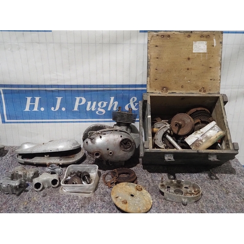 100 - Triumph engine parts, casings and covers