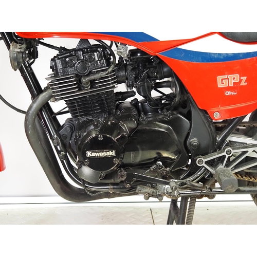 1096 - Kawasaki GPZ 305 motorcycle. 1987. 305cc
Runs and rides, was last ridden in 2020 so will require rec... 