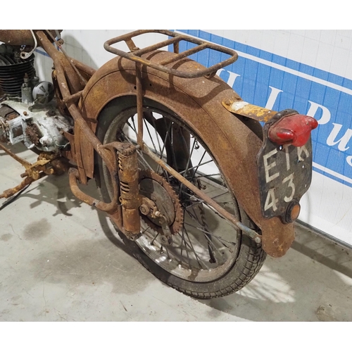 128 - BSA Bantam D1 motorcycle project. 1951. 125cc
Comes with original buff logbook.
Reg. ETK 432