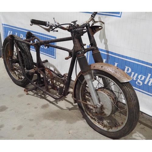 129 - Triumph pre-unit rolling chassis. 1958. 650cc
Comes with old part of V5 and old MOT certificate
Reg.... 