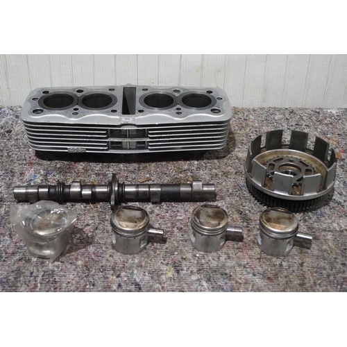 133 - Honda CV400 barrels, pistons etc.