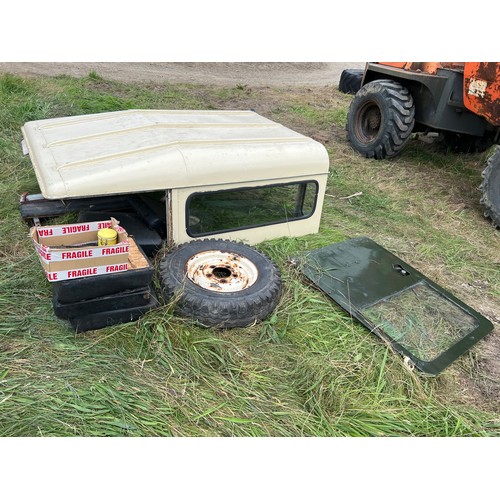 215 - Large quantity of Land Rover parts