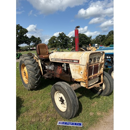 David Brown 880 Selectomatic tractor. Runs and drives. 12 speed gearbox ...
