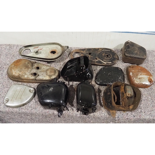 646 - Quantity of assorted Norton and Triumph oil tanks, toolboxes and primary covers