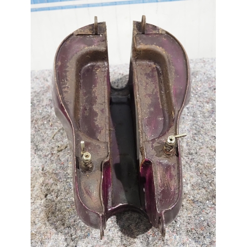 662 - Triumph fuel tank