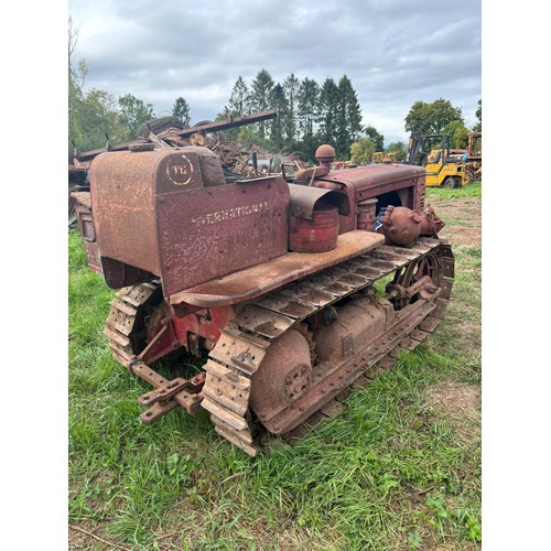 281B - International T6 crawler. Runs and drives.
This crawler was leased to Dewdales Hope farm new in 1938... 