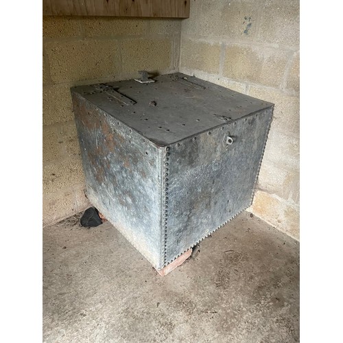 114 - Galvanised corn bin