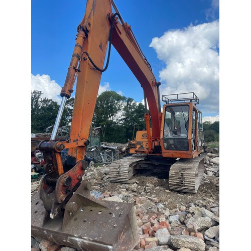 167 - Daewoo 130 excavator, new tracks, sprockets and track motors. C/w 2 buckets and hydraulic hitch. Sho... 