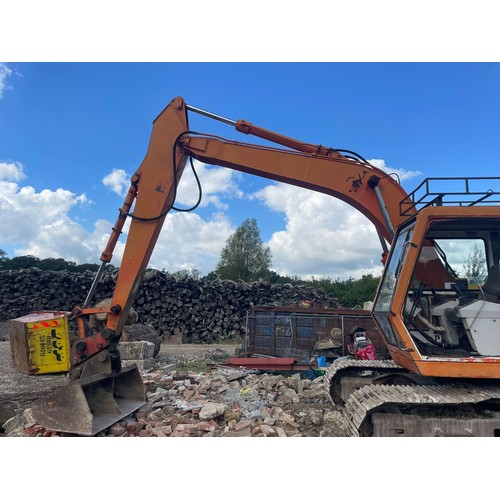 167 - Daewoo 130 excavator, new tracks, sprockets and track motors. C/w 2 buckets and hydraulic hitch. Sho... 