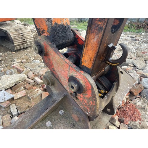 167 - Daewoo 130 excavator, new tracks, sprockets and track motors. C/w 2 buckets and hydraulic hitch. Sho... 