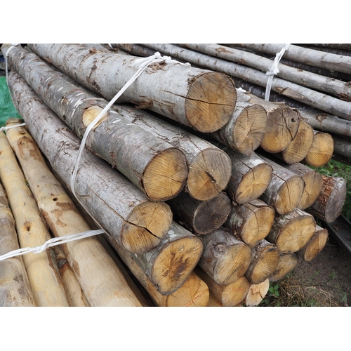 105 - Bundle of 8ft pointed chestnut straining post 20