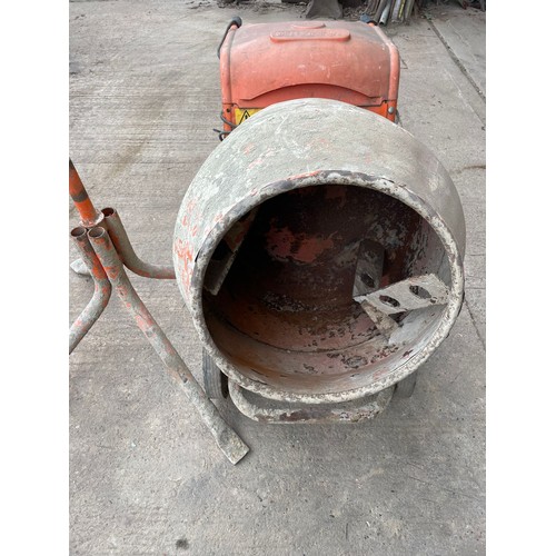 196 - Belle electric concrete mixer 240v