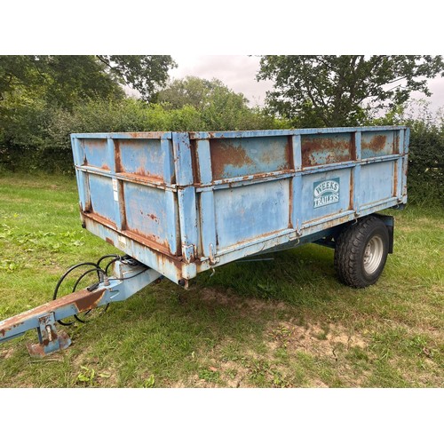 162 - Weeks 5 ton grain trailer with sides