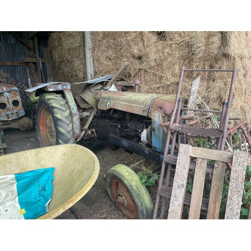 168 - Fordson Major tractor. Last used approx. 10 years ago, will need recommissioning