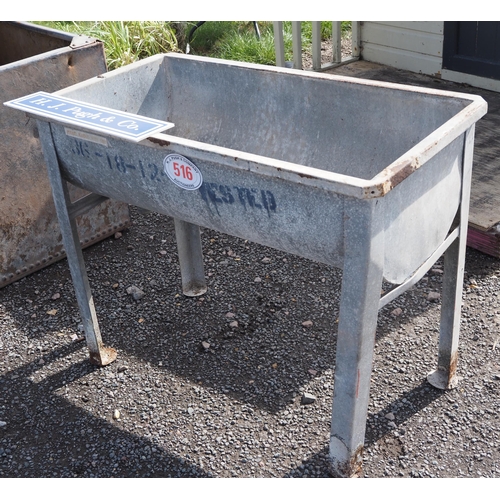 516 - Galvanised wash basin