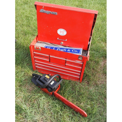 912 - Snap on toolbox and Jonsered chainsaw with new chain. Keys for toolbox in office