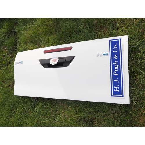 918 - Toyota Hilux white rear tailgate