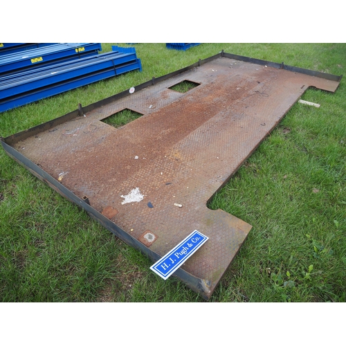 1448 - Steel platform 4.5 x 2.3m