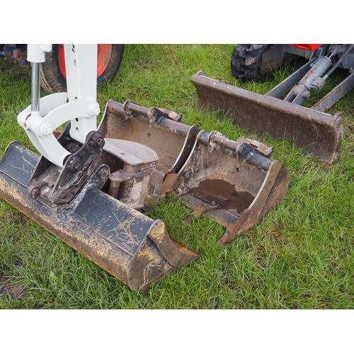 1611 - Takeuchi TB216 compact digger with extending tracks and set of buckets. Key in office