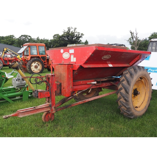 1616 - Vicon trailed fertiliser spreader. New bearings on the back. Used for orchard work