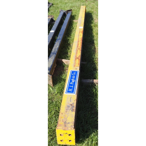 1142 - Steel beam 4.6m x200x140