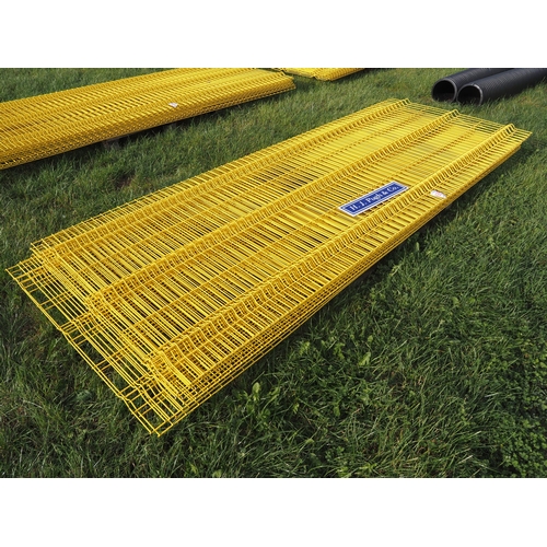 1369 - Yellow mesh fencing 3 x 1.2m - 9