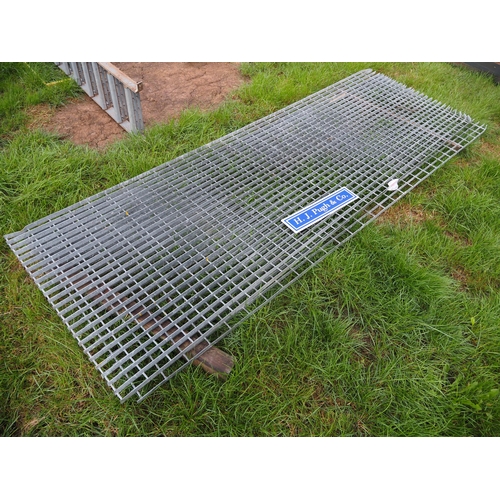 1447 - Galvanised grating 3 x 1m - 2