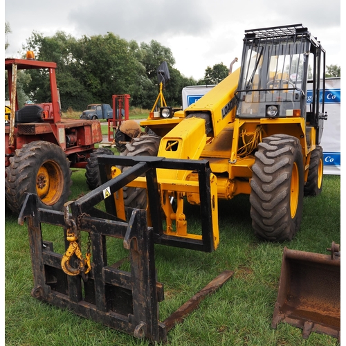 1646 - JCB 525B Loadall with pick up hitch, pallet tines and bag hook. Runs and drives. Reg. D489 CBC. No d... 