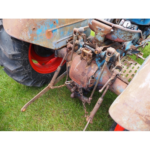 1648 - Fordson Dexta tractor. Runs and drives. New tyres. Key in office