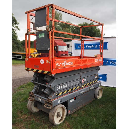 1657 - Skyjack SJ111 3226 DC electric lift