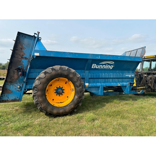 Bunning Lowlander Mk4 105 rear discharge muck spreader. 2013. New bed