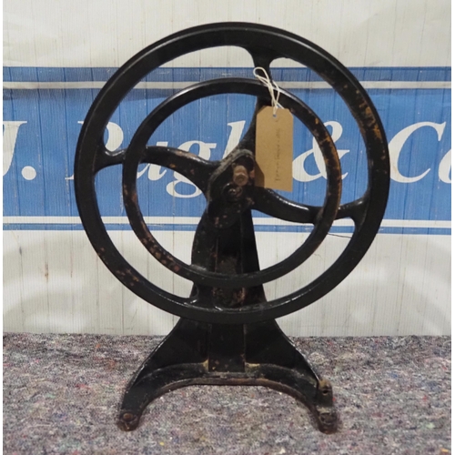 106 - Early pulley wheel