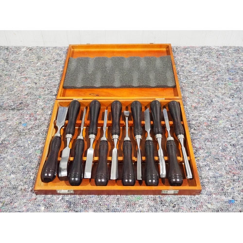 107 - Chisel set, boxed