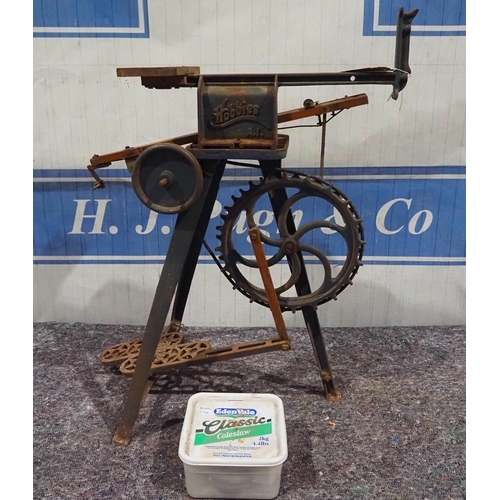 131 - Hobbies treadle saw