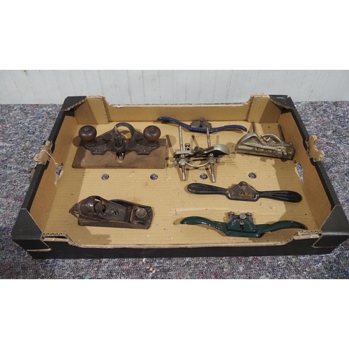 158 - Stanley No. 71 router plane, spokeshaves and combination plane