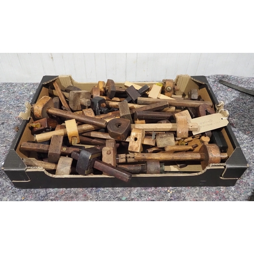 160 - Assorted wooden gauges