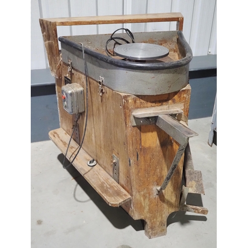 223 - Podmore & Sons electric potters wheel