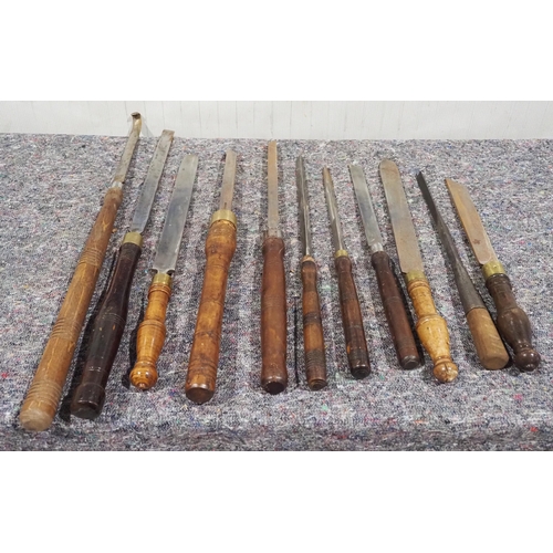 45 - Turning chisels and gouges to include Isaac Greaves - 11