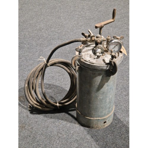 132 - Devilbiss galvanised pressure pot