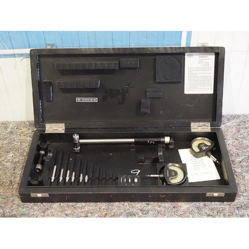 286 - Carl Mahr bore gauge with 2 Millimess gauges