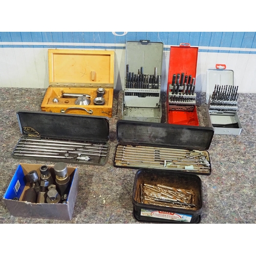 299 - Drill sets, engineering jacks, Moore and Wright depth micrometers