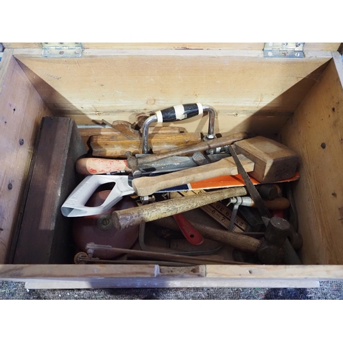 334 - Pine carpenters tool chest and contents of Record No.4 plane in box, Stanley No.110 block plane, Rec... 