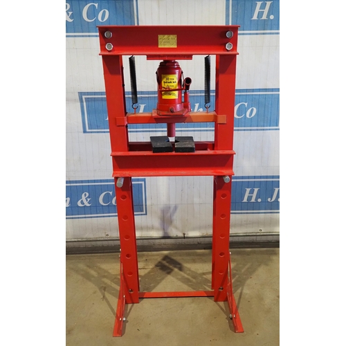 377 - 30 Ton hydraulic press